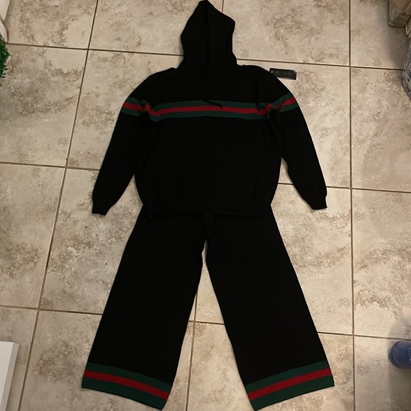 NWT- 2pc Hooded sweater pant set - Picture 2 of 2